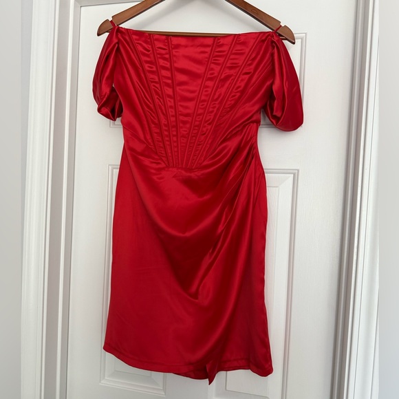 Sexy Red Dress, corset boning, strapless, off-shoulder draping.Size Large/XL - Picture 2 of 5